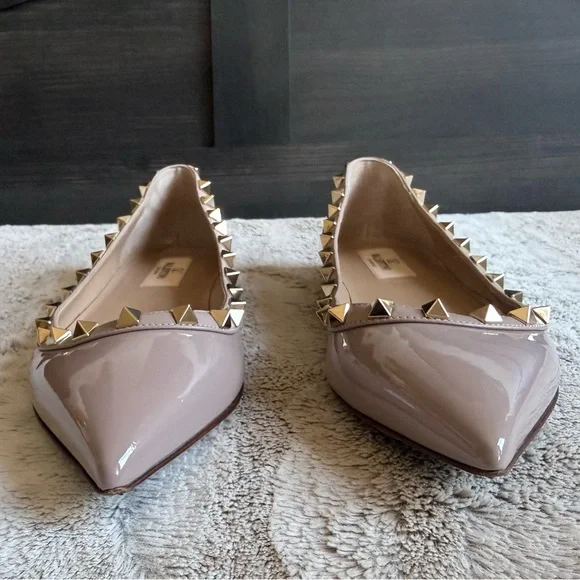 Valentino Garavani Rockstud Pointed Toe Ballerina Flat in Poudre Size 38 US 8 - Picture 5 of 16